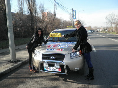 Roxana Ciuhulescu a convins-o pe Andreea Tonciu sa faca de scoala de soferi