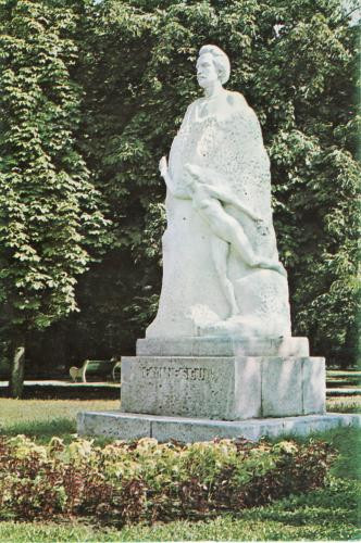 13 e cu noroc? Mana lui Eminescu, pusa la loc. Primaria are 2 rezerve