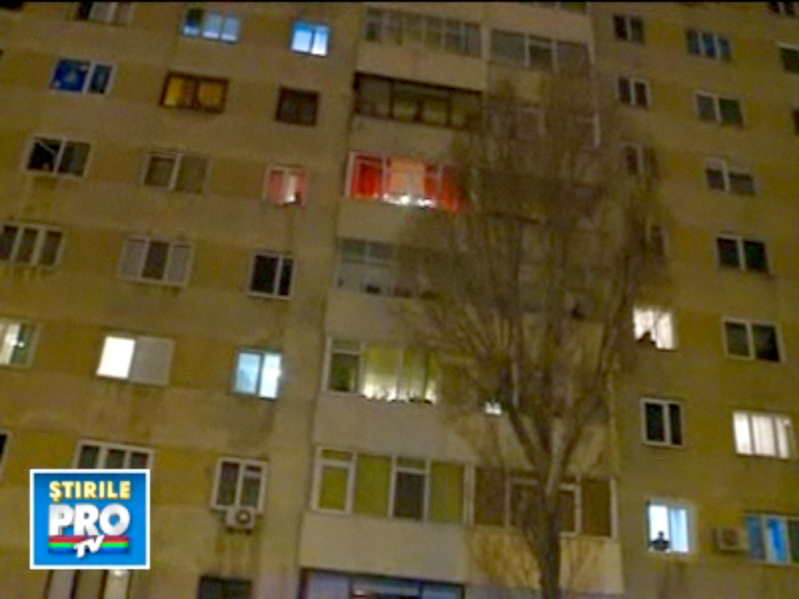 Imagini socante! Un rus cade de la etajul 4 si se ridica miraculos