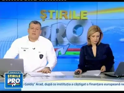 Si-a injunghiat iubita, apoi s-a aruncat cu copilul in gol. Baiatul a murit