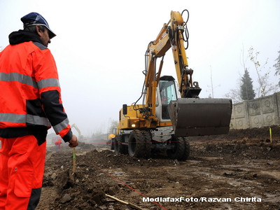 Oprescu: Marcajele stradale au fost incepute timid, din cauza vremii, dar se va lucra si duminica