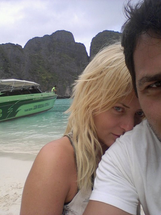 Delia si iubitul, pe insula unde Leonardo di Caprio a filmat "The Beach"