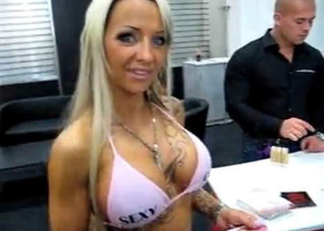 Sotul actritei din filmele pentru adulti nemtesti care a murit pe masa de operatie e bun de plata