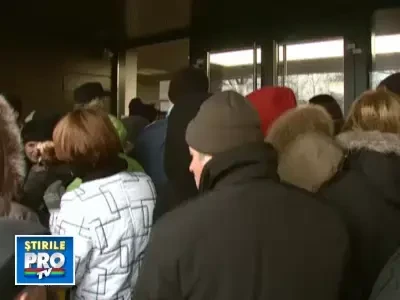 O femeie a lesinat la coada la Casa de Sanatate Bucuresti in imbulzeala