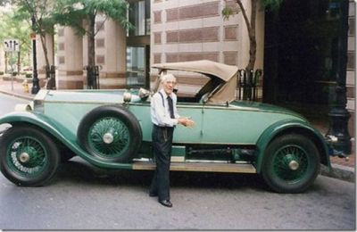 A condus un Rolls-Royce cu 0 km la bord pana a murit de batranete