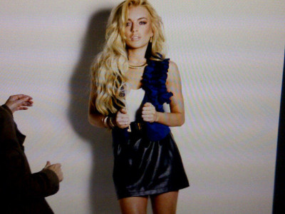 Lindsay Lohan s-a intors la munca si a pozat pentru JJ Magazine