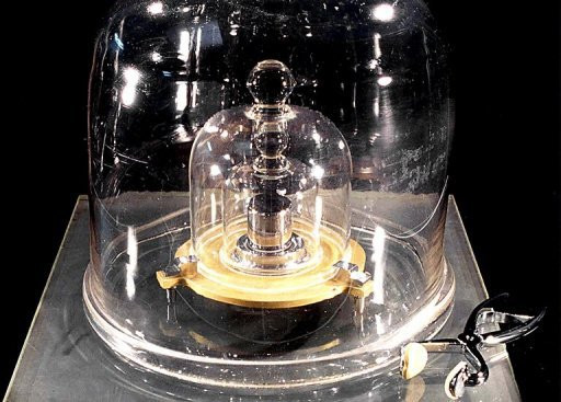 Cat cantareste, de fapt, un kilogram?