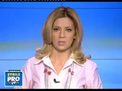 Vorbea la telefon si nu a auzit ca vine trenul, care a izbit-o in plin