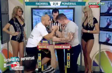Vezi meciul in care Fachirul l-a pus cu mana dreapta pe Pervers