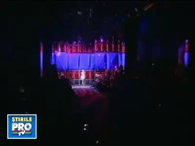 Zeite, nimfe si rochii exotice la Saptamana Modei de la Paris! Video