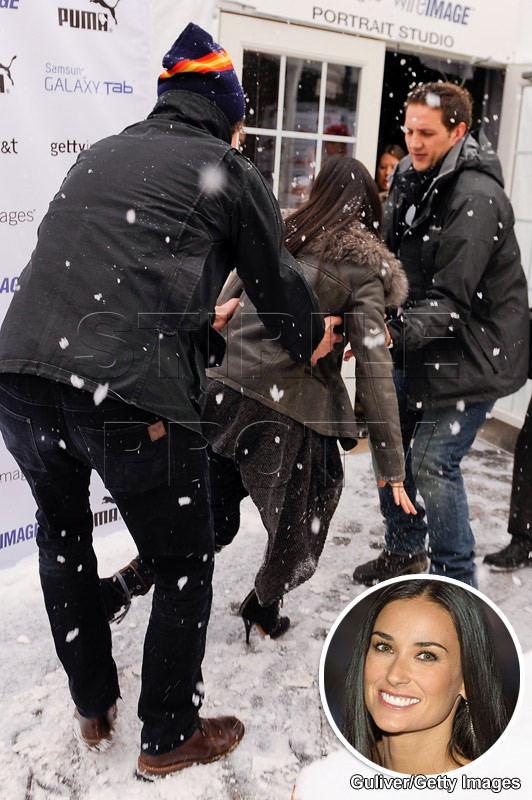 Demi Moore, la un pas sa pice-n nas!