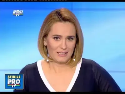 S-au impiedicat in rochii si au cazut de pe tocuri. Moda la Paris. Video