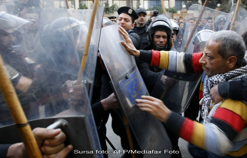 Revoltele din Africa, comparate cu prabusirea comunismului din Europa