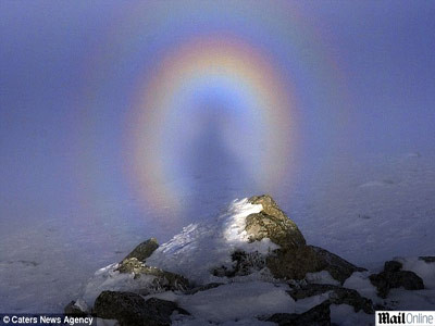 Fantoma din nori. Afla cum poti da de aceasta aparitie misterioasa. Foto