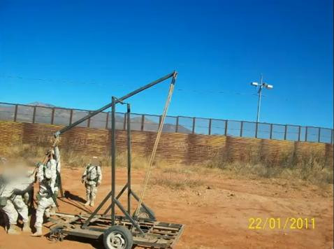 Traficul de droguri se face mai nou prin catapultare. Video
