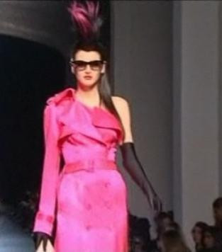 Transsexuali in rochie de mireasa si creste punk! Gaultier uimeste Parisul