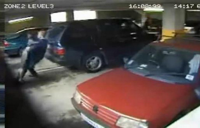 Iubire cu nabadai si un accident incredibil de amuzant in parcare