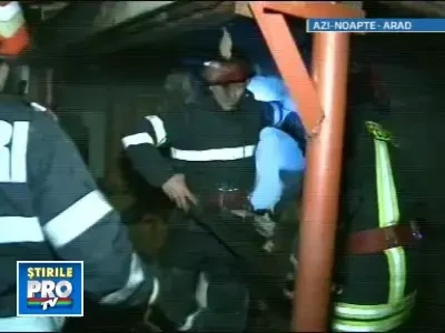 Doua case de vacanta de pe insula Mures, distruse de un incendiu