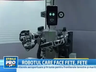 Robotul care face feţe, feţe. Se intristeaza cand gresesti
