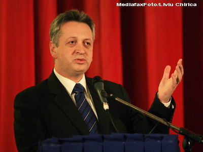 Fenechiu: Daca mai multi romani spun ca nu va fi demis Basescu, imi dau demisia din functiile PNL