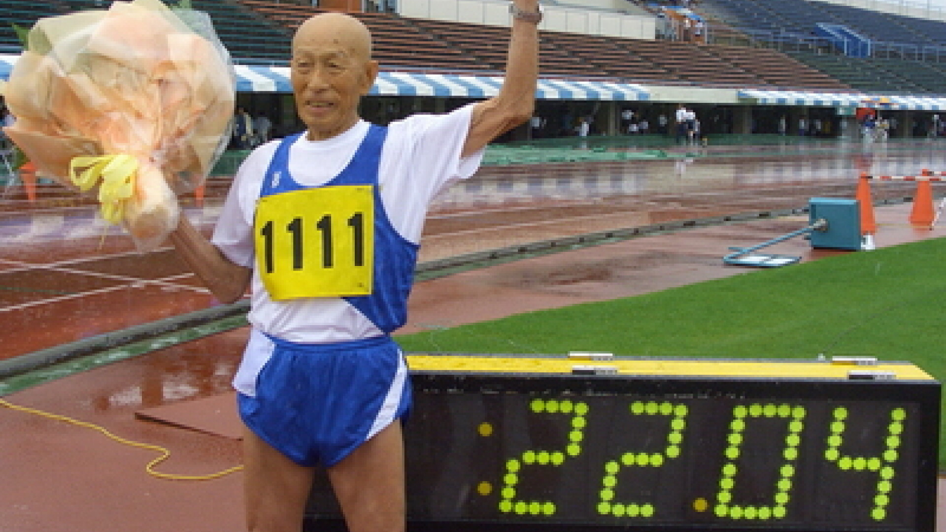 Cel mai batran mosulet din lume sare la 100 de metri garduri in 30 secunde