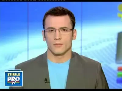 Protest sinistru in Oradea. Actorii au aprins lumanari ca la priveghi