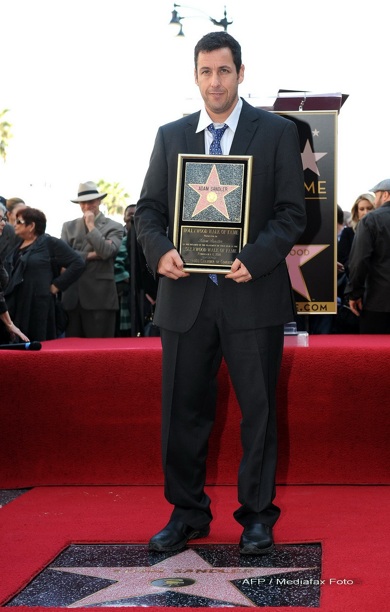 Adam Sandler are stea pe Hollywood Walk of Fame. FOTO