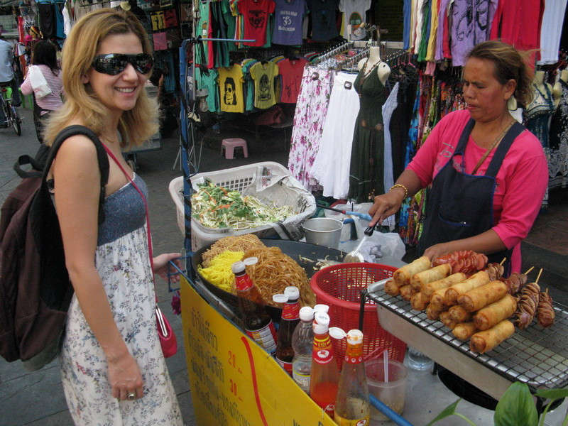 Amalia Enache s-a dat cu tiroliana in Thailanda