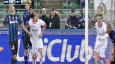 VIDEO! Gest INCREDIBIL! Chivu si-a lovit un adversar cu PUMNUL in fata