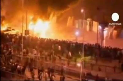 Imagini incredibile. Calaretul Apocalipsei bantuie strazile din Cairo.VIDEO