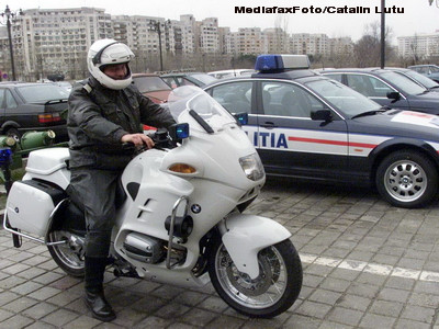 Au fost motociclisti rebeli. Acum sunt politisti care vaneaza motociclisti
