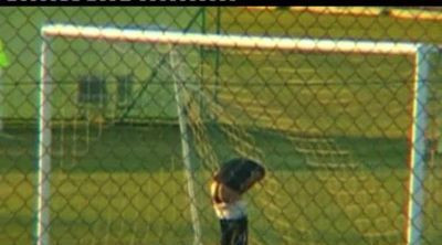 Jucatorii Stelei au lesinat de ras. Vezi portarul care apara dezbracat