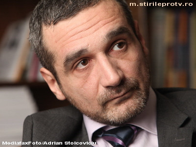 Ipoteza lui Lazaroiu in cazul trecerii motiunii. Mesajul de pe Facebook: "Geoana premier? Hm"