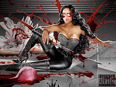 Lil Kim incearca sa-si redreseze cariera decapitand-o pe Nicki Minaj