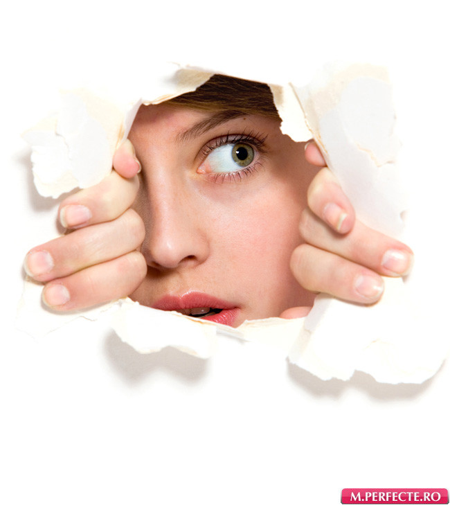 Parul de pe fata: tabu, dar extrem de suparator. Care sunt solutiile?