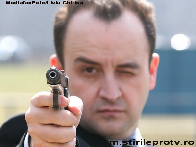 Deputat PDL catre Basescu:"In jurul dumneavoastra foarte greu creste iarba"