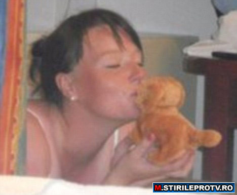 In prima linie in Afganistan, insarcinata in sapte luni