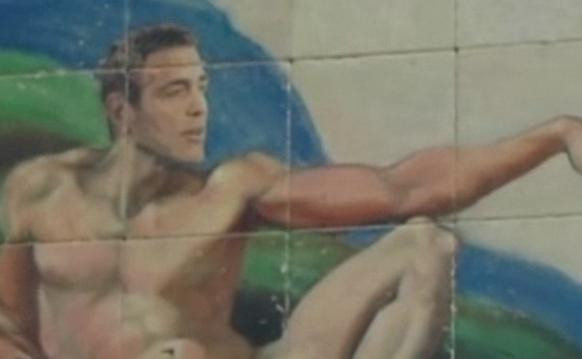 George Clooney, in varianta "Michelangelo". Adam seamana cu el