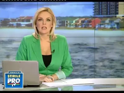 VIDEO. Spectacol inspaimantator pe litoral. Vant furios si valuri cat casa