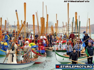 Carnavalul de la Venetia: Parada barcilor traditionale. VIDEO