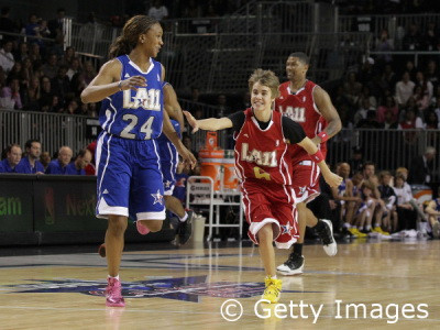 Justin Bieber, votat MVP la NBA All-Star Celebrity Game FOTO
