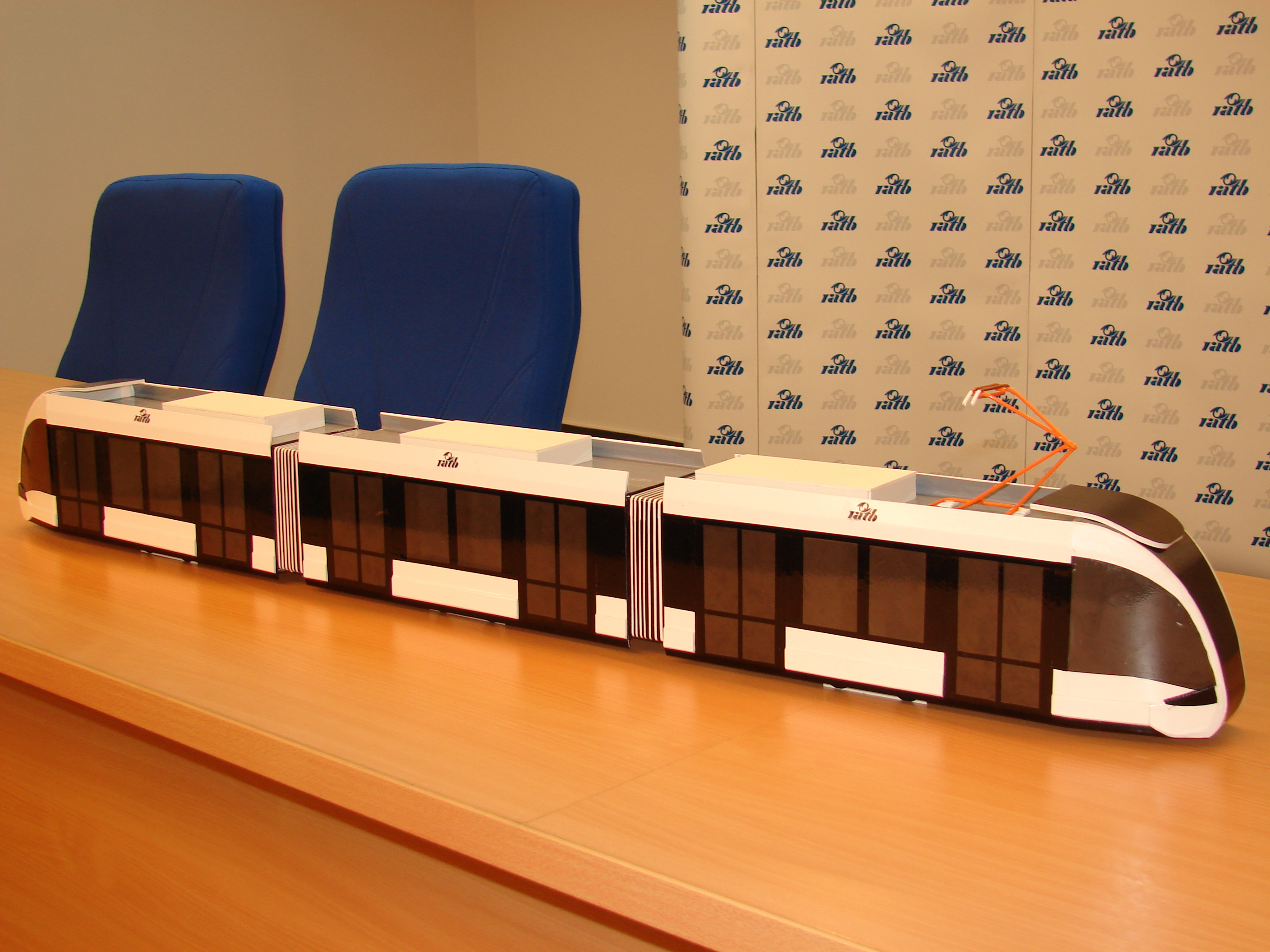 Tramvai Imperio, cu platforma joasa