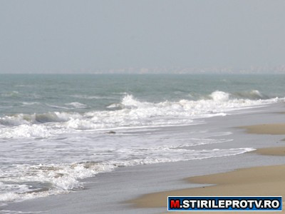 Turistii de pe litoral pot participa la slujba de Inviere pe plaja