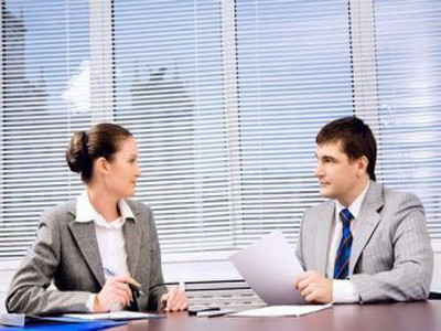 Doar 4,3% dintre romani au lansat sau condus o afacere noua, in 2010