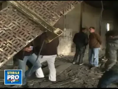 Palatul prezidential de la Benghazi, devastat de localnici