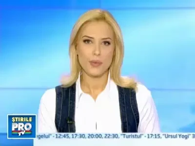 Emotii pe aeroportul Henri Coanda: inca 41 de romani s-au intors din Libia