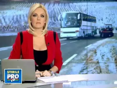 D-l Goe:a apasat pe buton, usa autocarului s-a deschis, si a cazut in drum