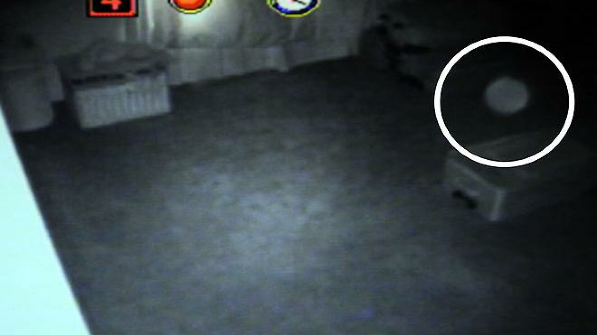 Ingroziti sa traiasca in propria casa, dupa ce au filmat o fantoma. VIDEO