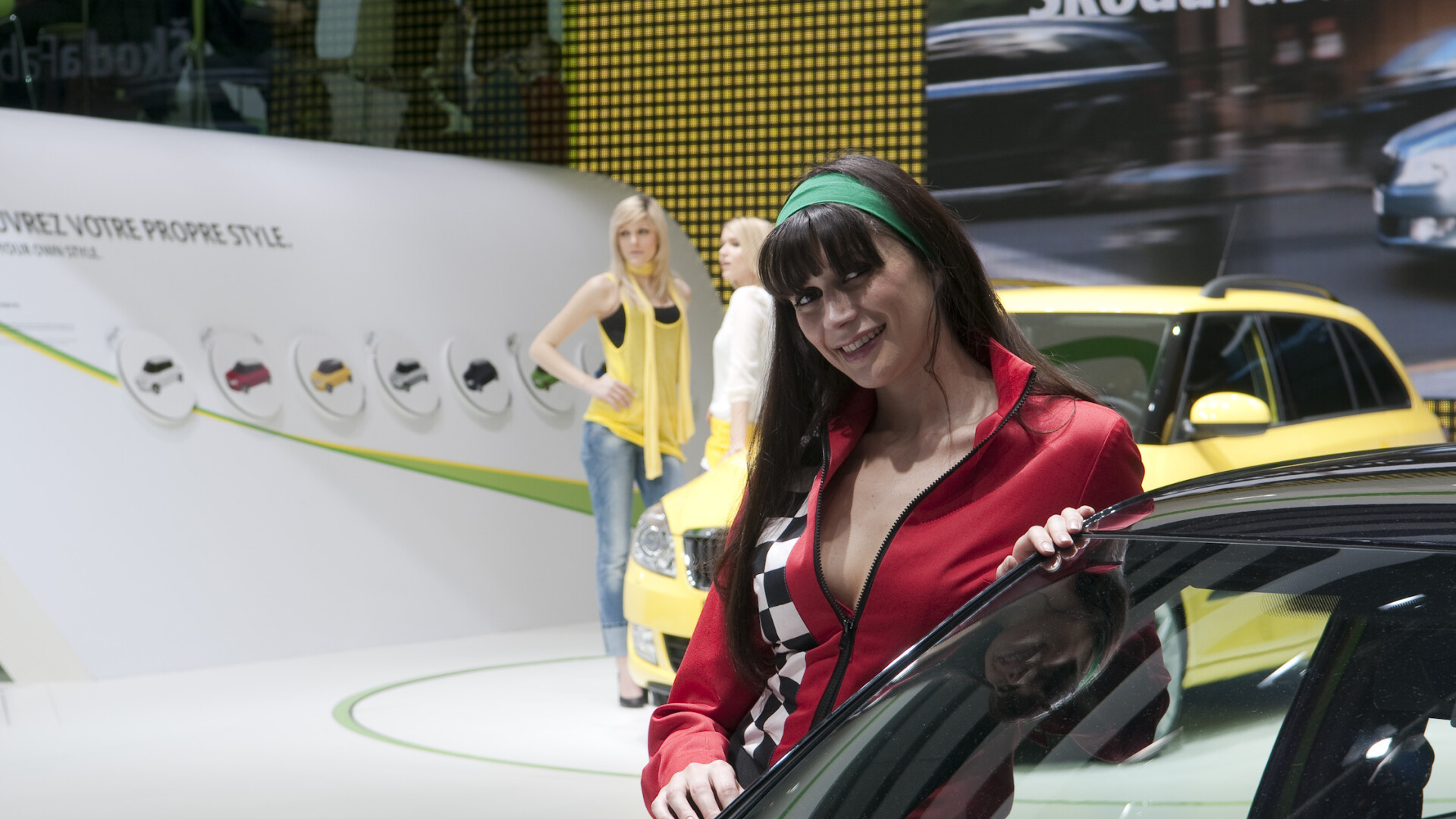 Hostesele de la Salonul Auto Geneva 2011 - 21
