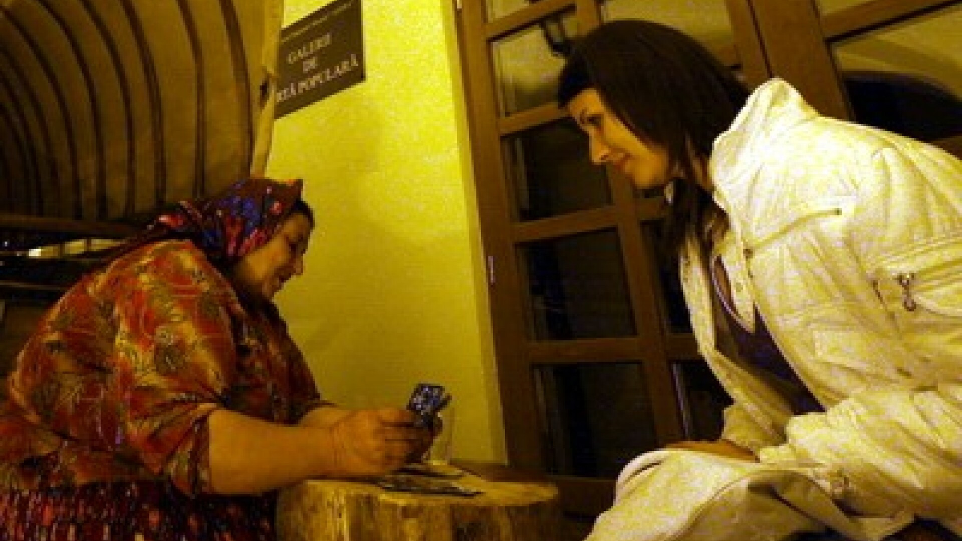 Vrajitoarele au scapat de "blestem". Vor munci in continuare la negru